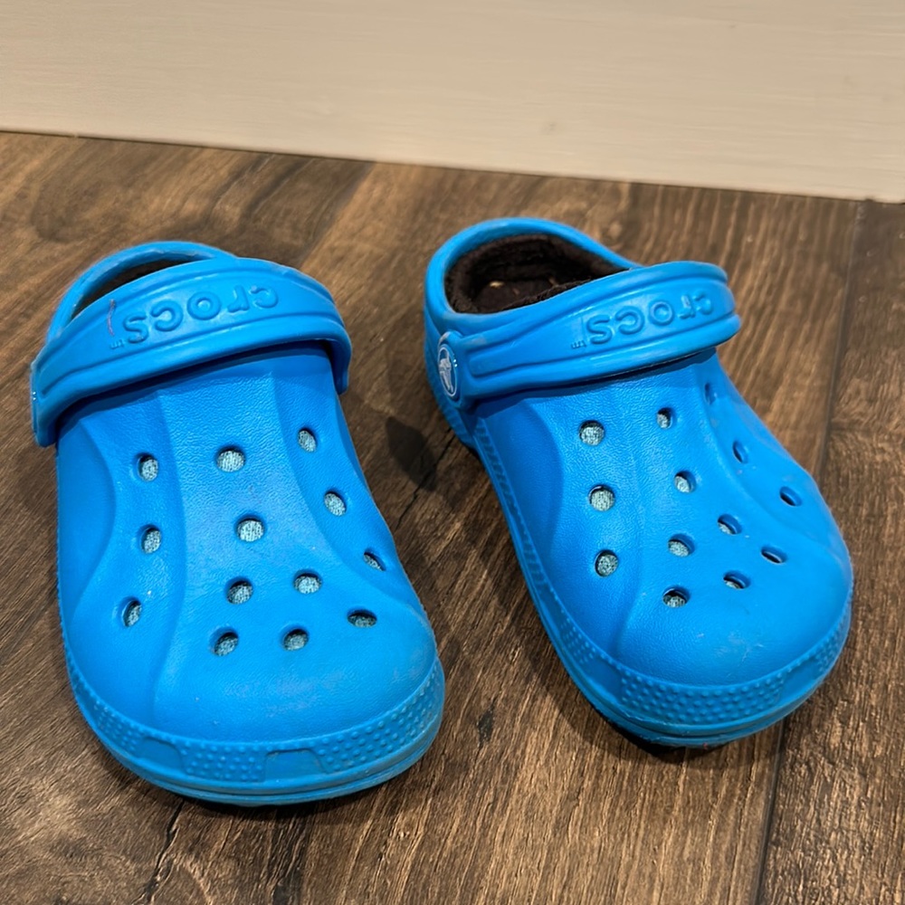 Crocs - lined
